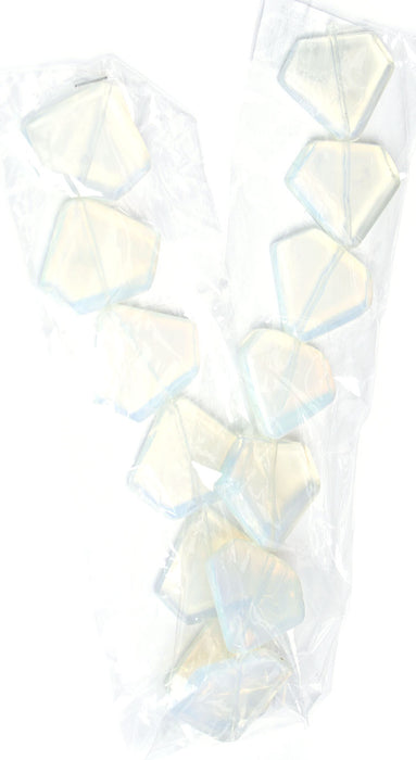 30x35mm White Stone Triangle 16in Semi-Precious