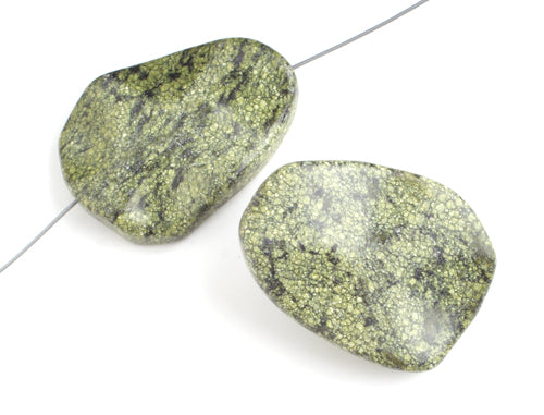 Nugget Facetted 13x21mm 2x8" Strand Yellow Howlite