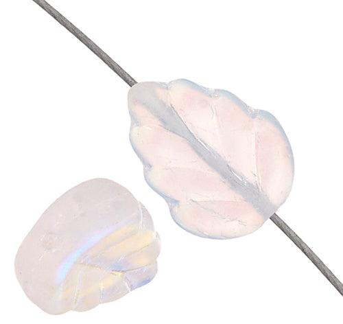 Glass Leaves 11x8mm Strung Transparent