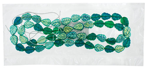 Glass Leaves 11x8mm Strung Transparent