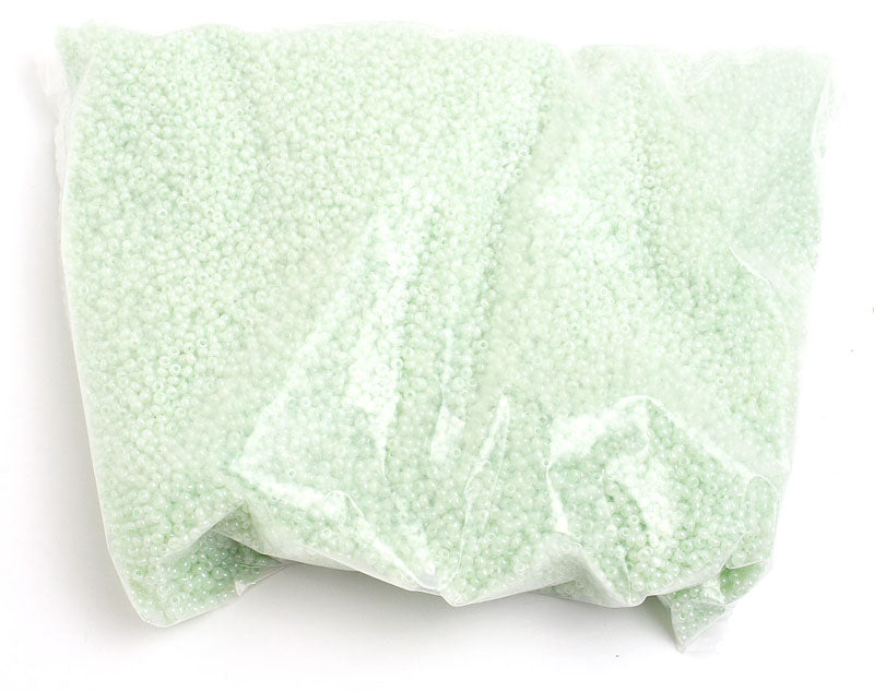 Czech Seed Beads 10/0 Opaque - Green Shades