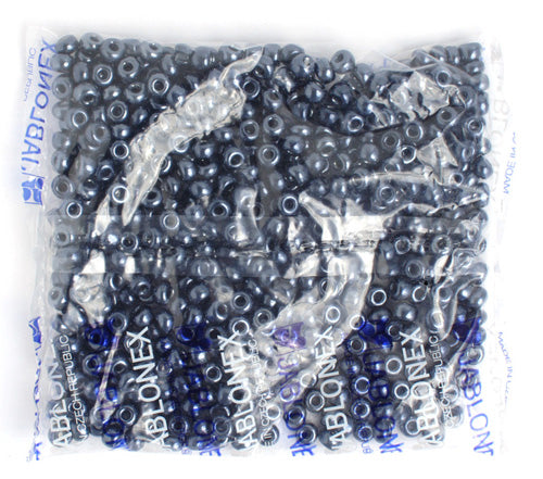 Czech Rocailles 33/0 Opaque 