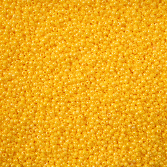 Czech Seed Bead 11/0 Bright Chalk Sfinx Terra Dyed Loose